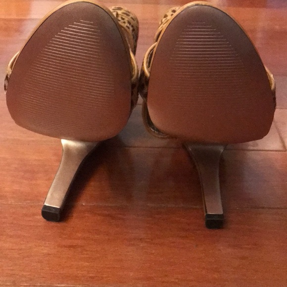 BCBG NEW unique and rare leopard print fur & leather spiked heels - Picture 8 of 8